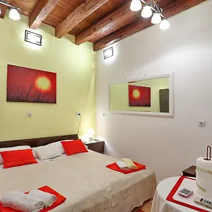  Apartment Center Dragica Croatia