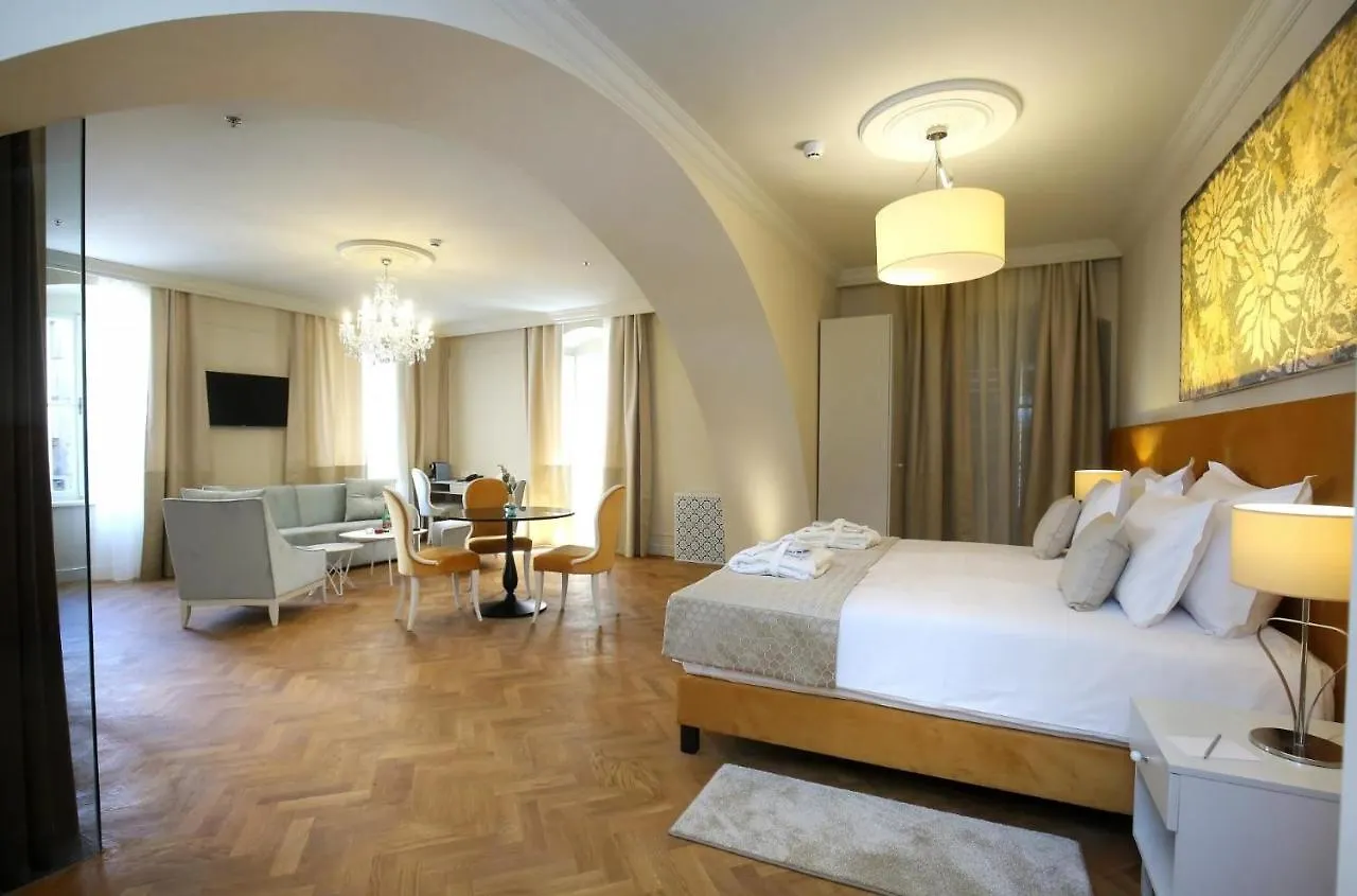 Heritage Hotel Santa Lucia Σπλιτ